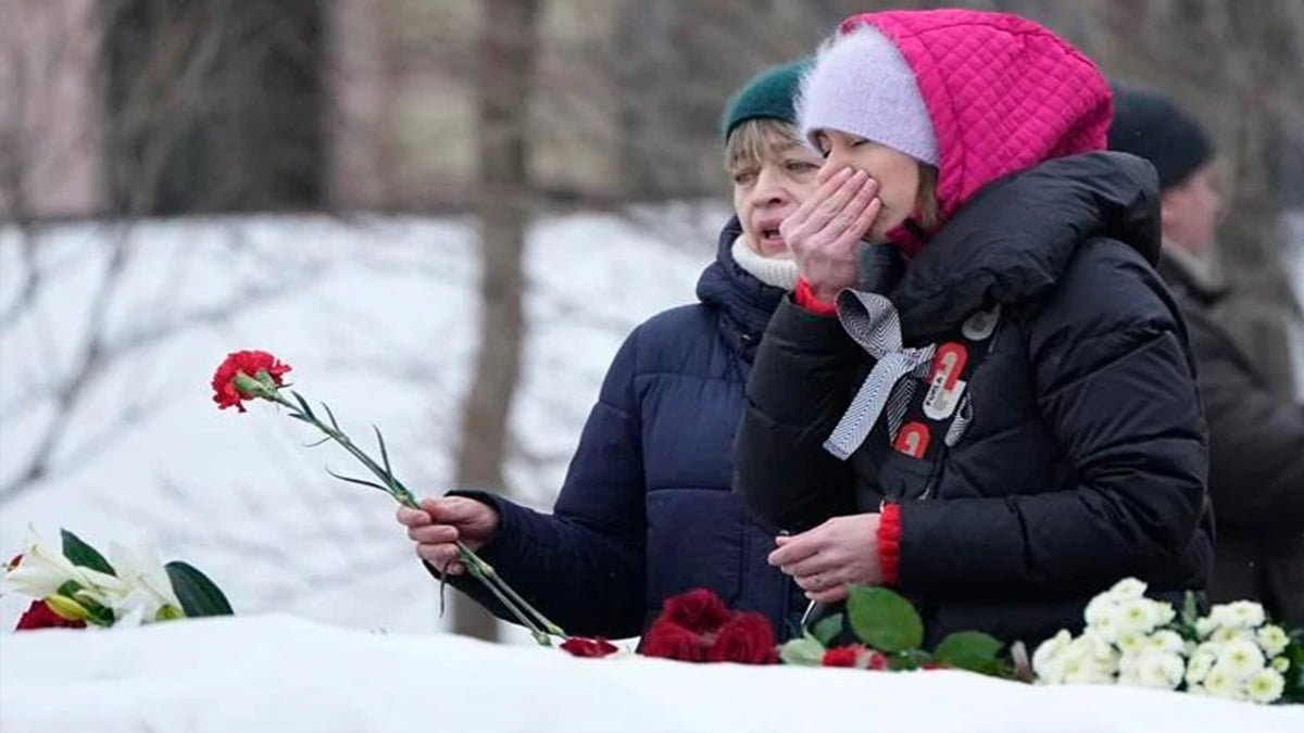 Alexei Navalny Body of Russian opposition leader returned to mother; Alexei Navalny; Body of Russian opposition; leader returned to mother; hlwupdate.com; hlwupdate; Hlw Update;
